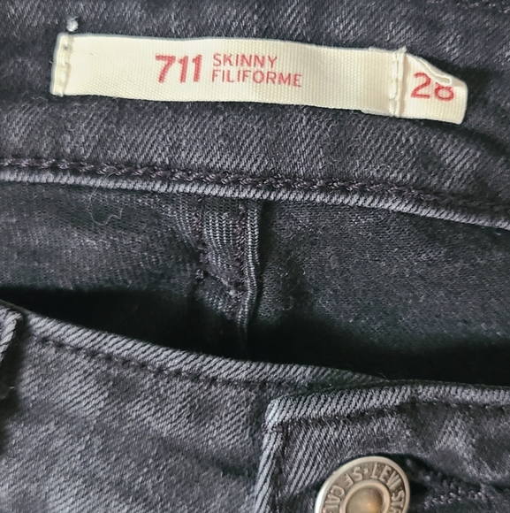 Levi's 711 Black Skinny Jeans - Picture 3 of 5
